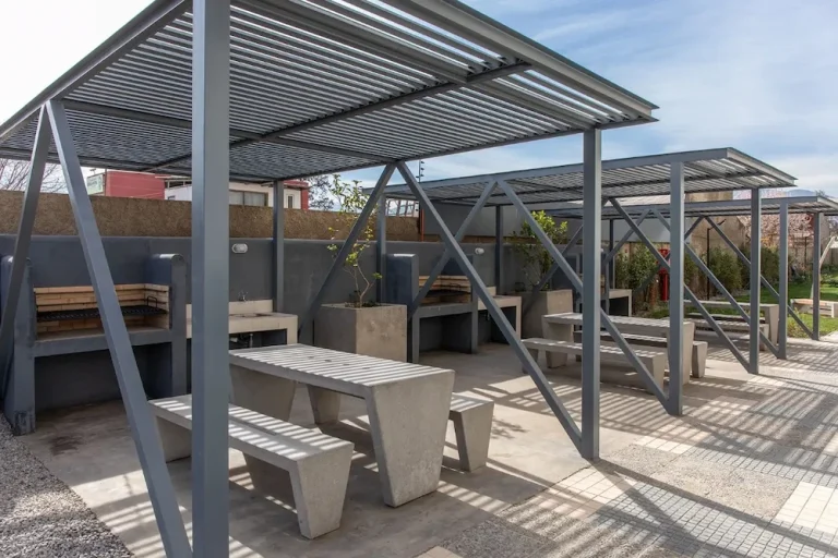 D_NQ_NP_2X_715479-MLC99627033713_112025-F-plaza-quilicura-maestra