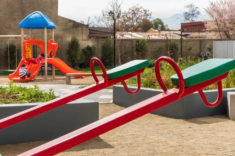 D_NQ_NP_2X_859445-MLC99146061244_112025-F-plaza-quilicura-maestra