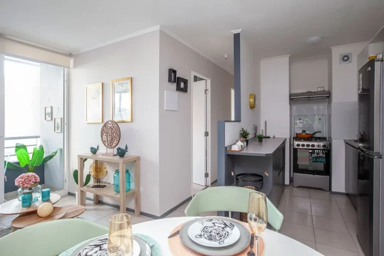 D_NQ_NP_2X_970171-MLC99146061240_112025-F-plaza-quilicura-maestra